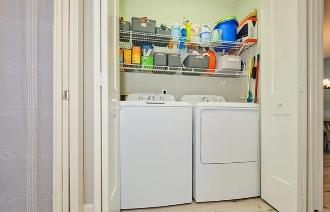 Building Photo - 16400 Millstone Cir