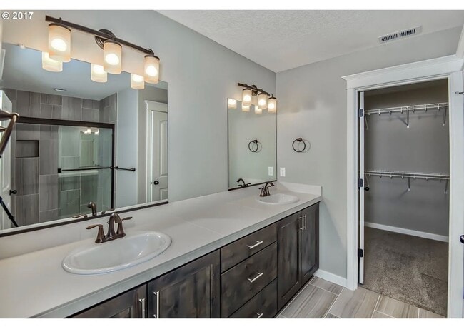 Building Photo - Available Now!  Newer Home in Desirable Neighborhood.