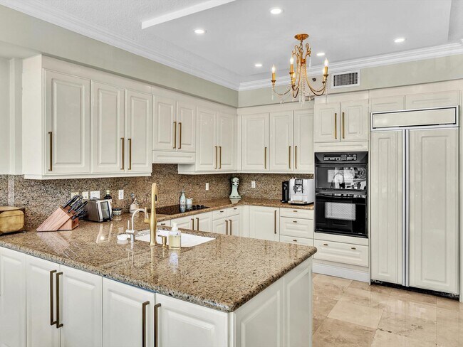 Building Photo - 3720 S Ocean Blvd