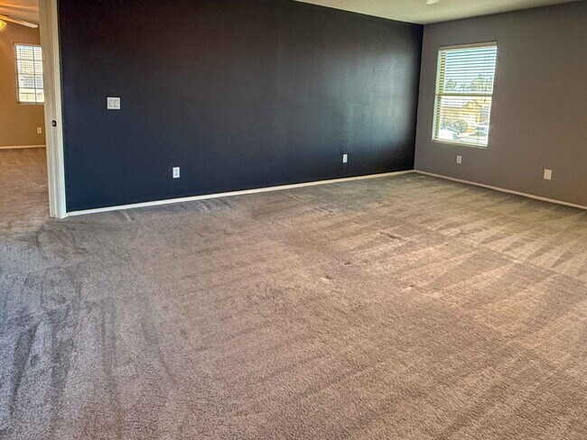 Building Photo - 3103 W Zachary Dr