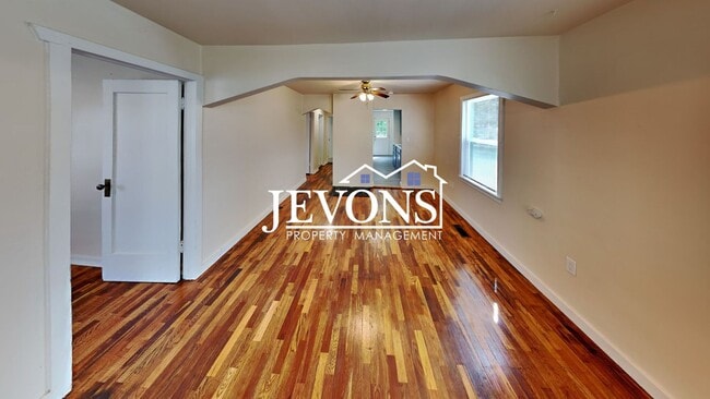 Building Photo - Step into your new residence, a charming s...