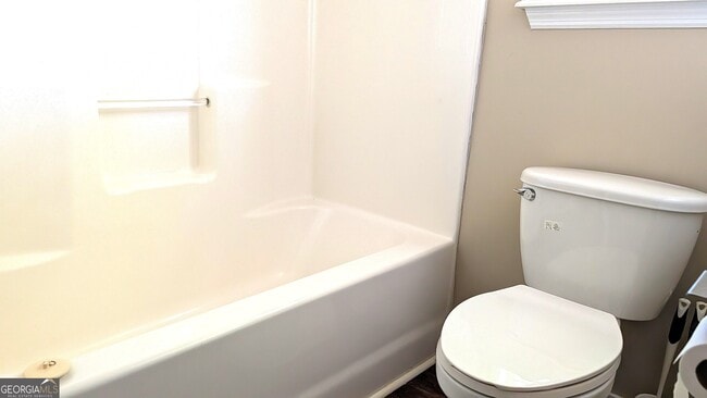 Building Photo - 210 Strawbridge Ln