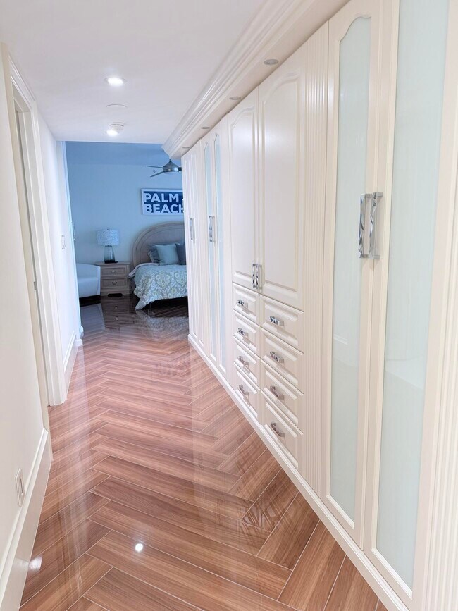 Building Photo - 3560 S Ocean Blvd