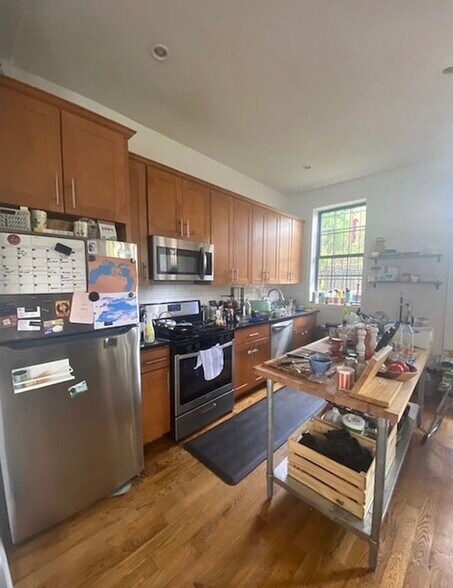 Building Photo - 789 Greene Ave