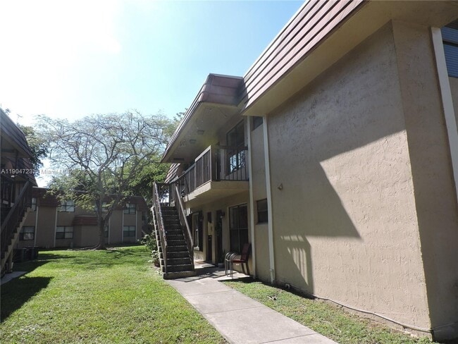 Primary Photo - 14867 SW 104th St