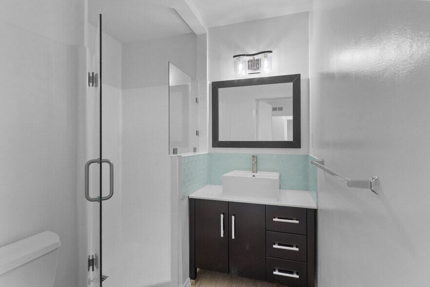 Building Photo - 1234 19th St