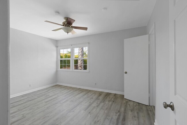 Building Photo - Beautiful 3-Bedroom Home with Pool in Tarzana!