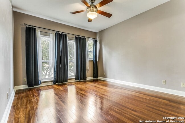 Building Photo - 2-BEDROOM CONDO AT ANDALUSIA CONDOMINIUMS