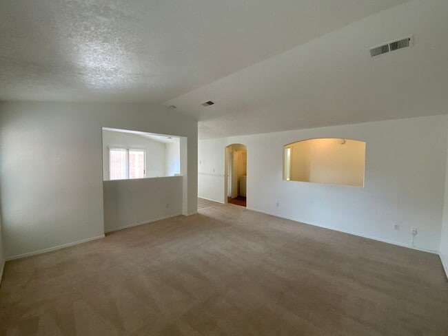 Building Photo - 3 Bedroom Single Story Home Available Near...