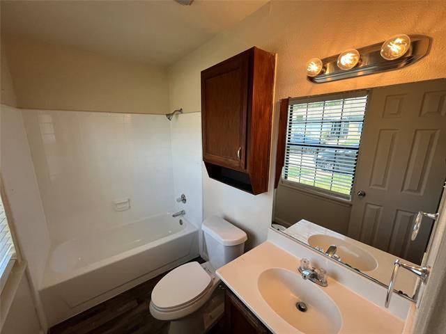 Building Photo - 2450 Sunflower Dr