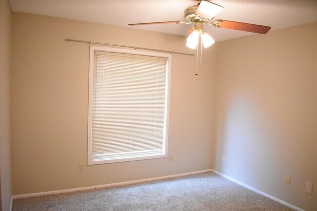 Building Photo - 3409 84th St