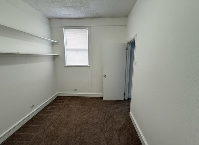 Building Photo - 612 Cross St