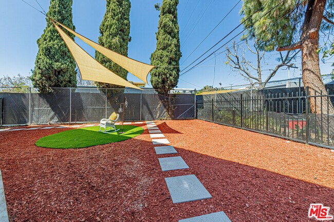 Building Photo - 5631 La Mirada Ave