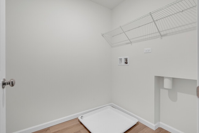 Building Photo - 5917 Hawkweed Dr