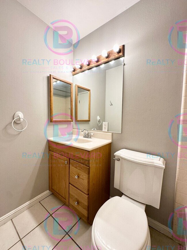 Building Photo - Charming 3-Bedroom Home Near McCarran – Gr...