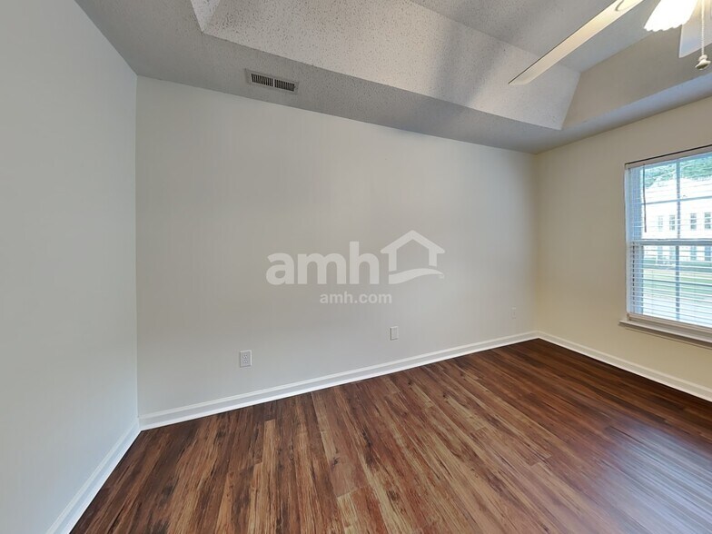 Building Photo - 316 Windsong Dr