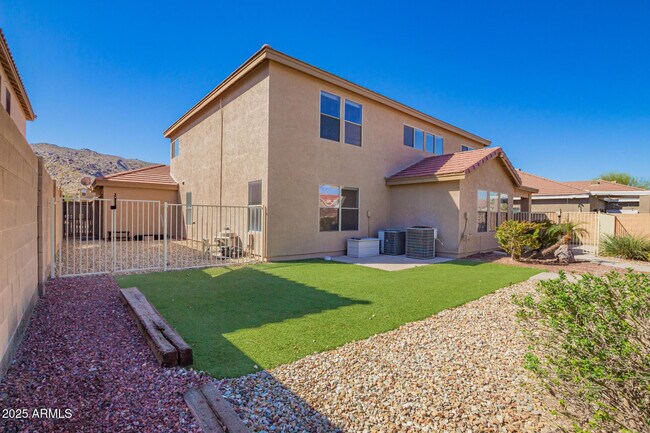 Building Photo - 1310 E Beth Dr