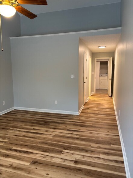 Building Photo - 305 Settlement Dr