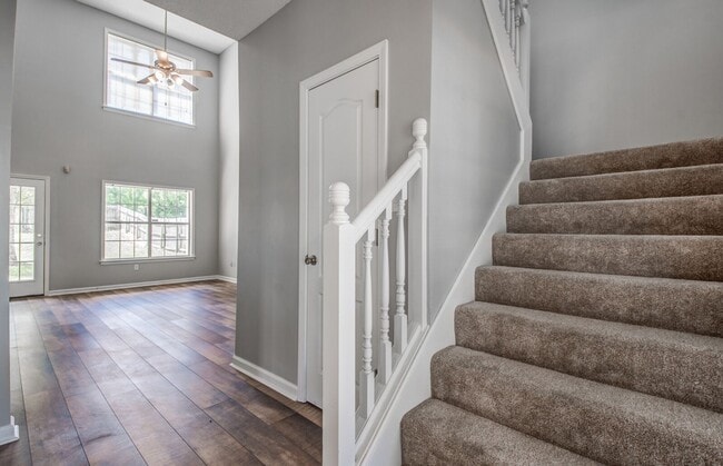 Building Photo - 9461 Hickory Dr