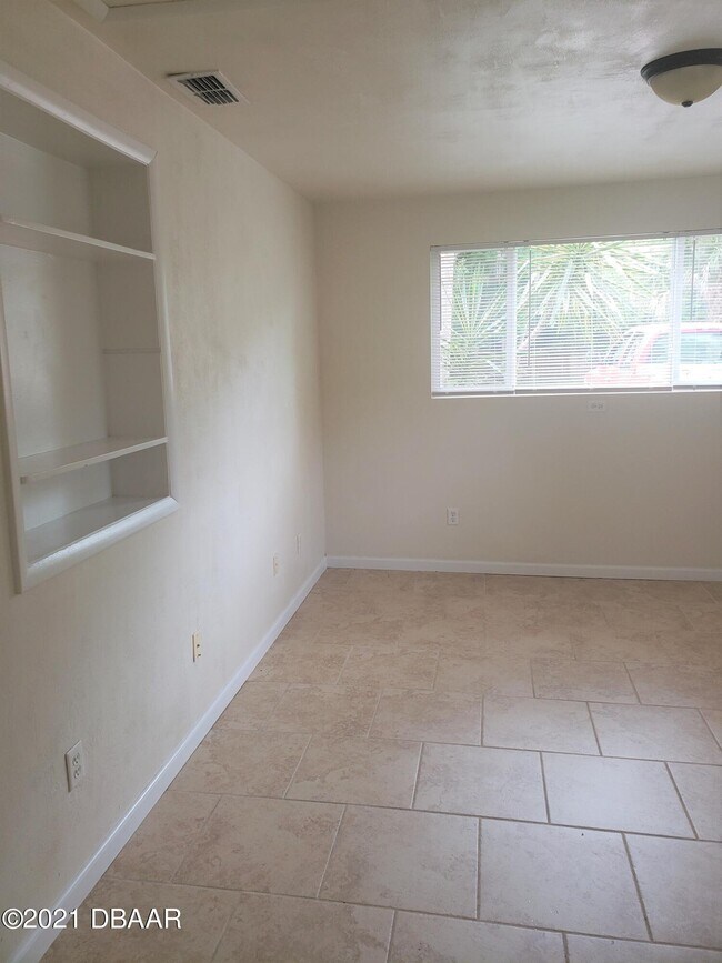 Building Photo - 135 Highland Ave