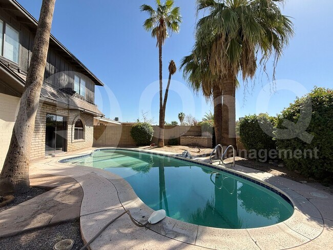 Building Photo - 1623 E Palmcroft Dr