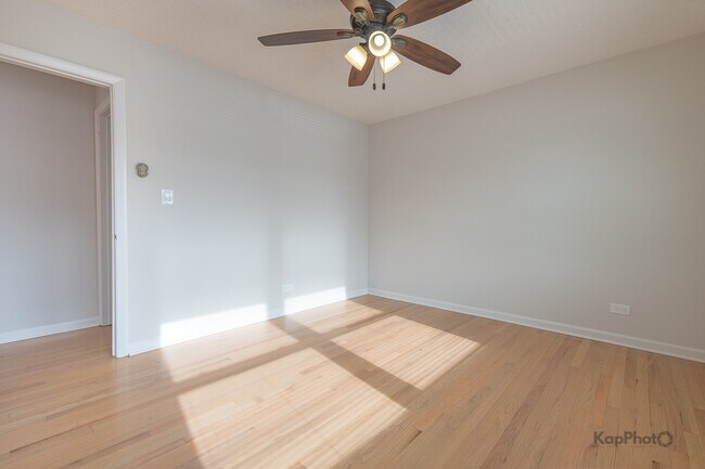 Building Photo - 8170 Northway Dr