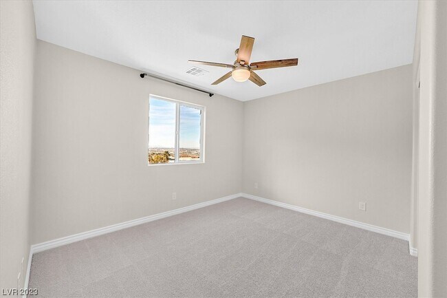 Building Photo - 372 Rosefinch St