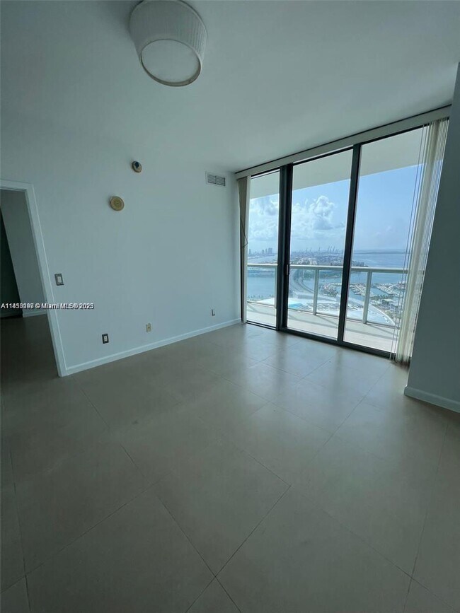 Building Photo - 888 Biscayne Blvd