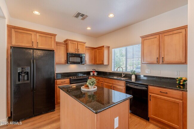 Building Photo - 26638 N Babbling Brook Dr