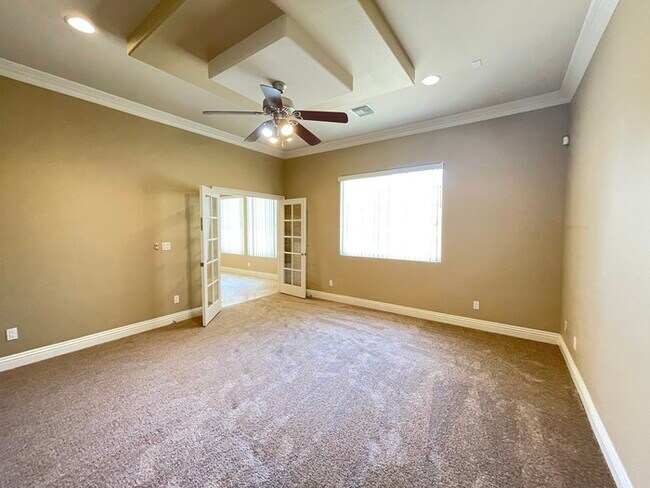 Building Photo - Carry Over Showing: This property has been...