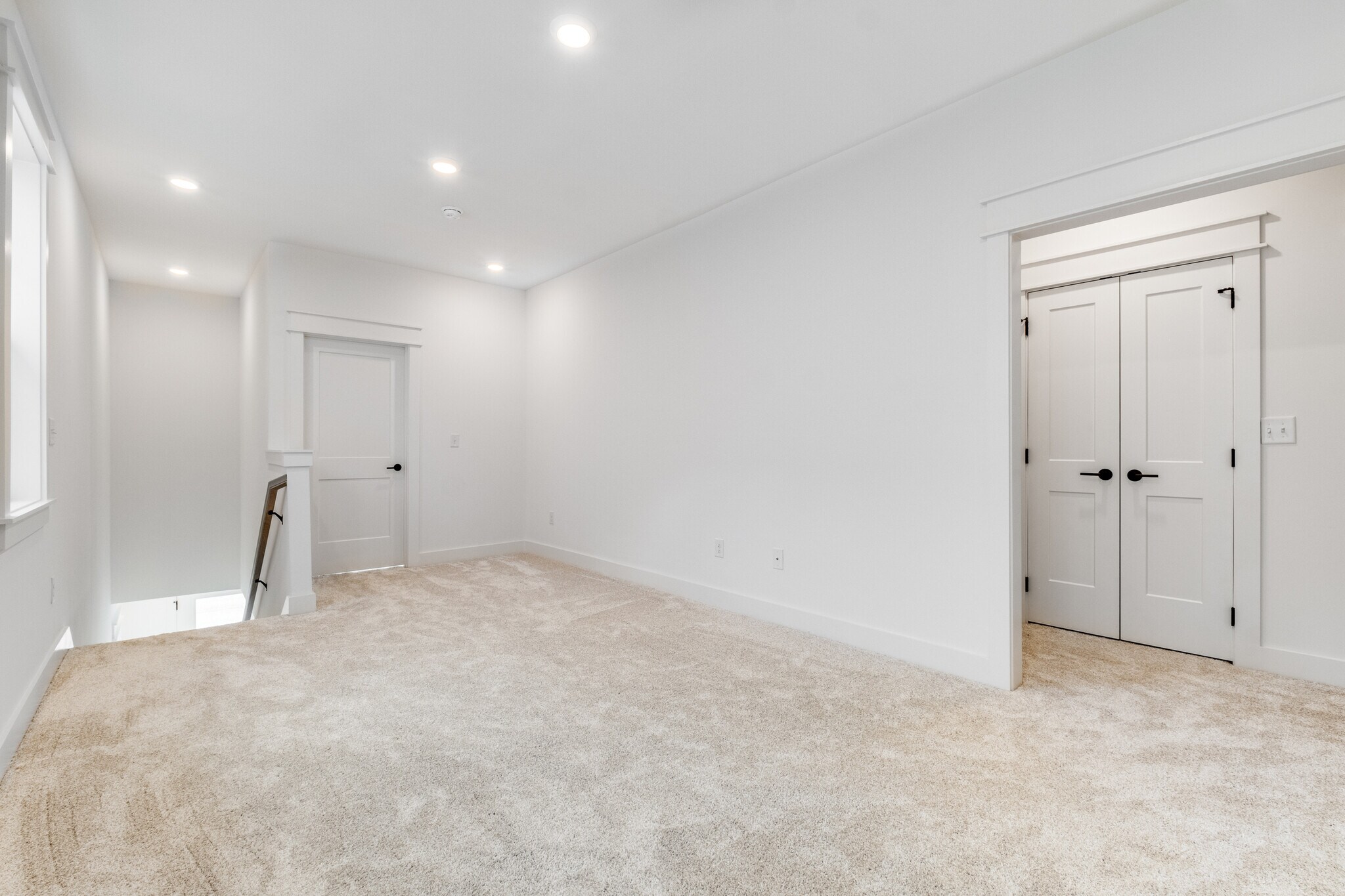 Building Photo - 153 Oasis Dr