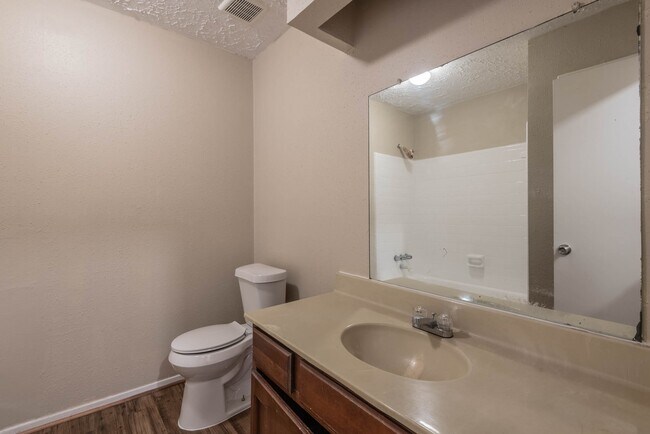 Building Photo - 6015 Knotty Post Ln