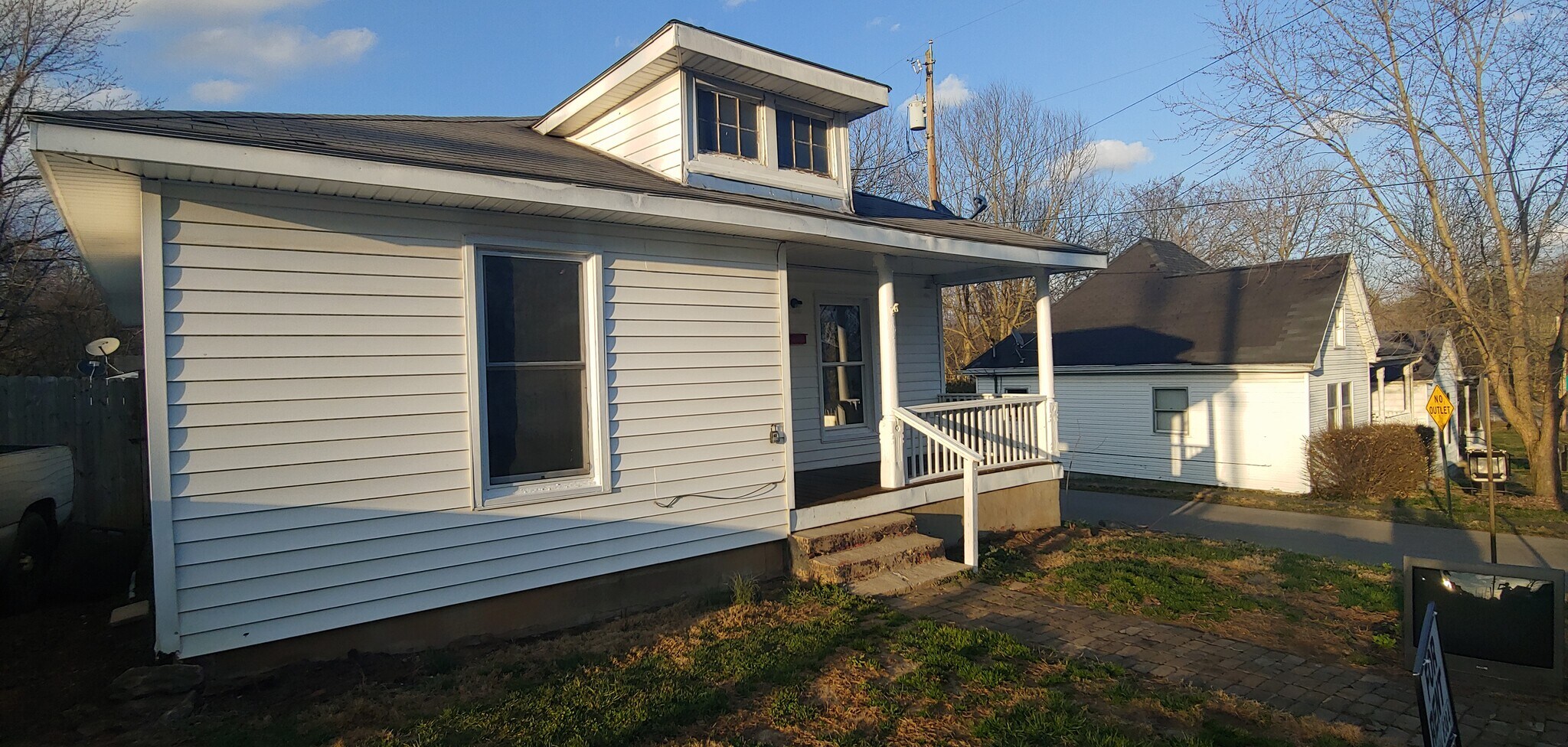 Building Photo - 331 Lilleston Ave