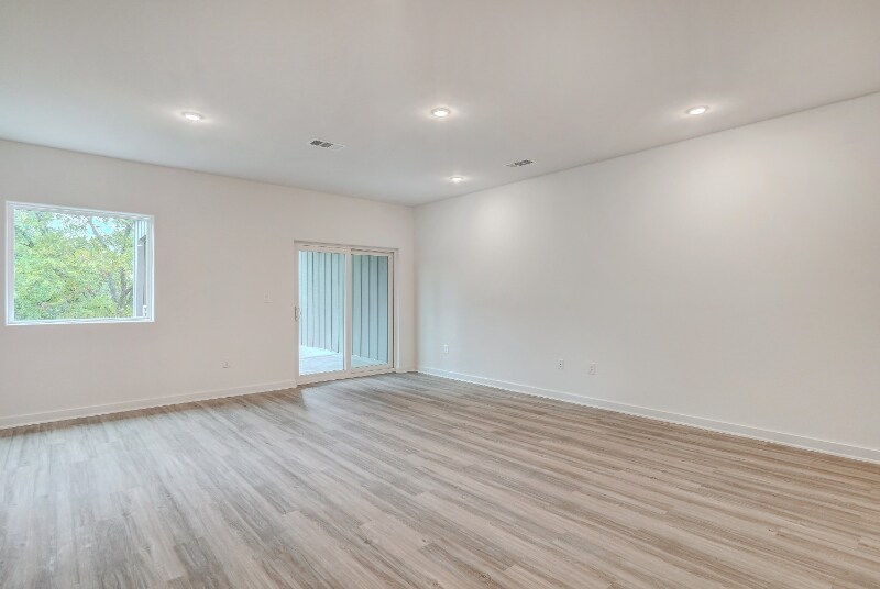Building Photo - 100 Mockingbird Ln W