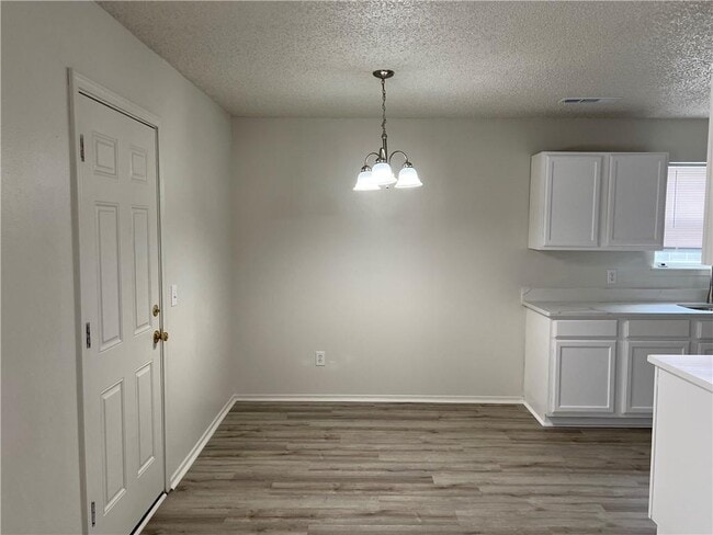 Building Photo - 609 Marigold Ave