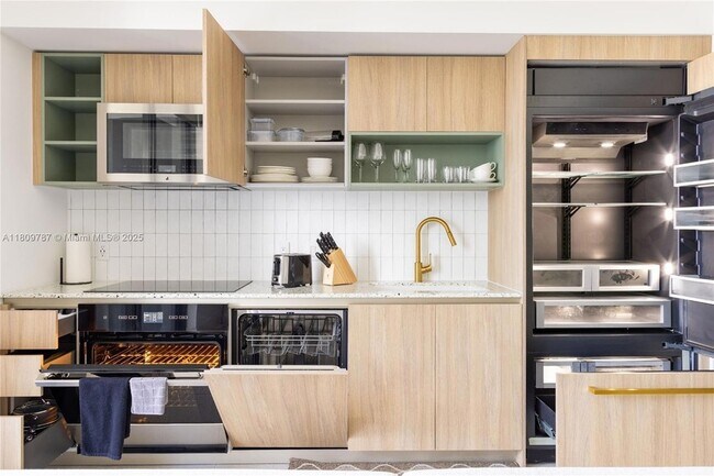 Building Photo - 159 NE 6th St