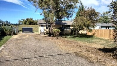 Building Photo - 3-bedroom 1 bath House