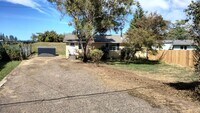 Building Photo - 3-bedroom 1 bath House