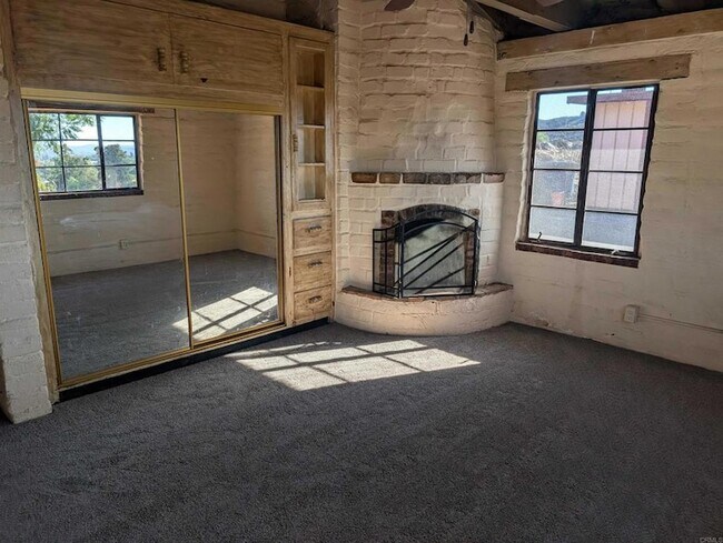 Building Photo - 9738 Lakeview Rd