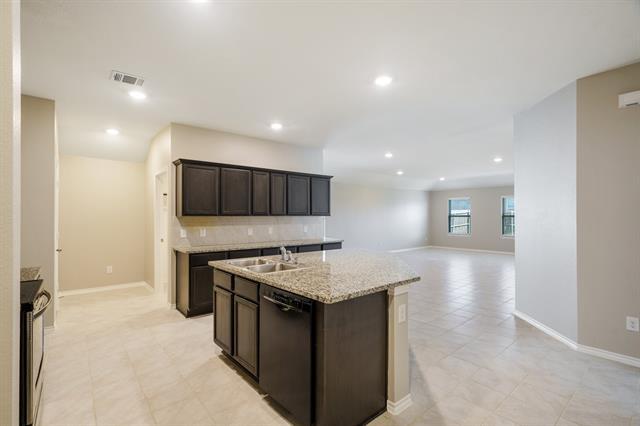 Building Photo - 806 Meadow Wood Ln