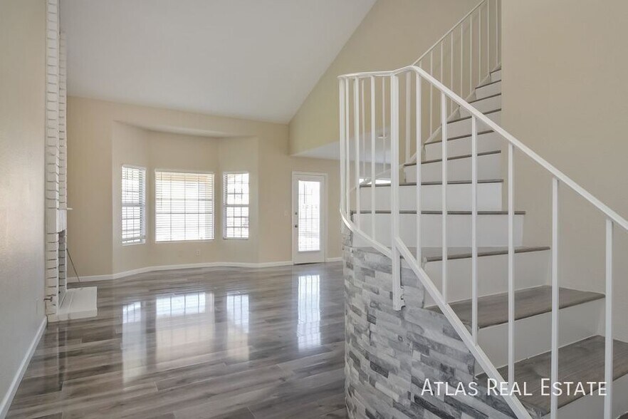 Building Photo - 549 Tabony Ave