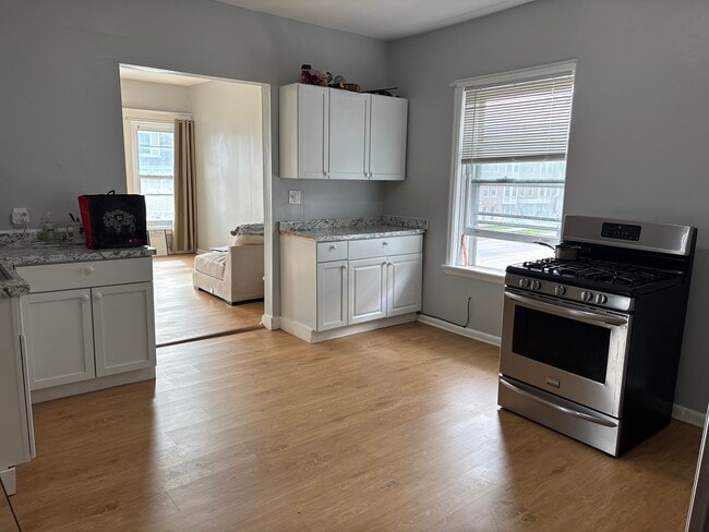 Building Photo - 243 Niagara St