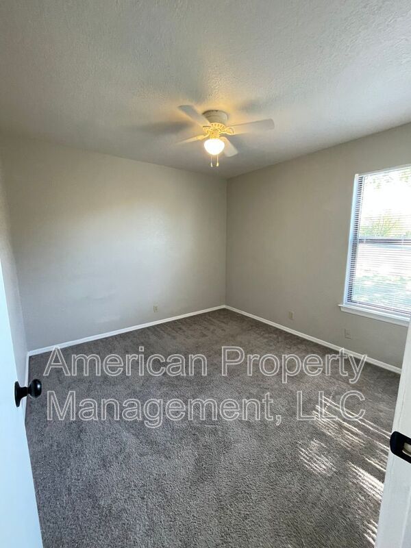 Building Photo - 4406 S 133rd E Ave