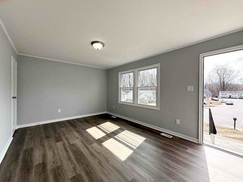 Building Photo - 23 St John Ct