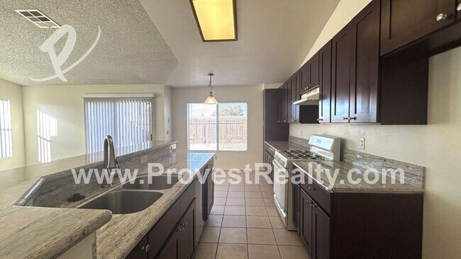 Building Photo - 16400 Nuevo Rd