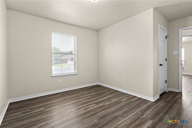 Building Photo - 6501 Alvin Dr