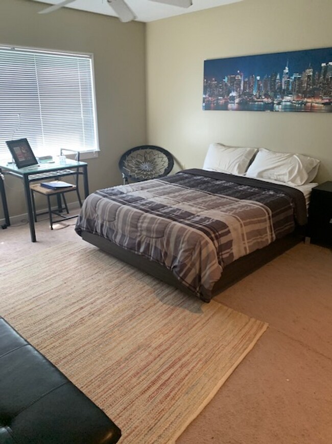 Building Photo - Sarah's Run Apartments