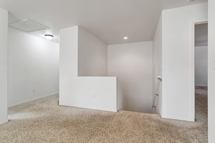 Building Photo - 2867 W 400 S