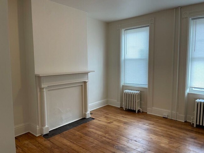 Building Photo - 309 Cherry St