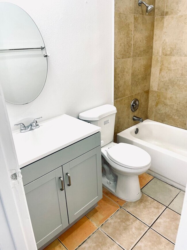 Building Photo - 3351 Brussels St